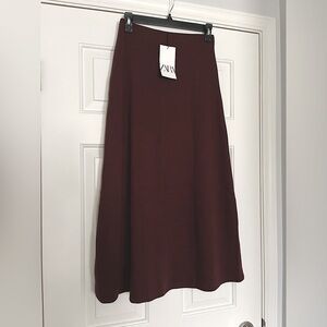 NWT Zara soft midi skirt in burgundy